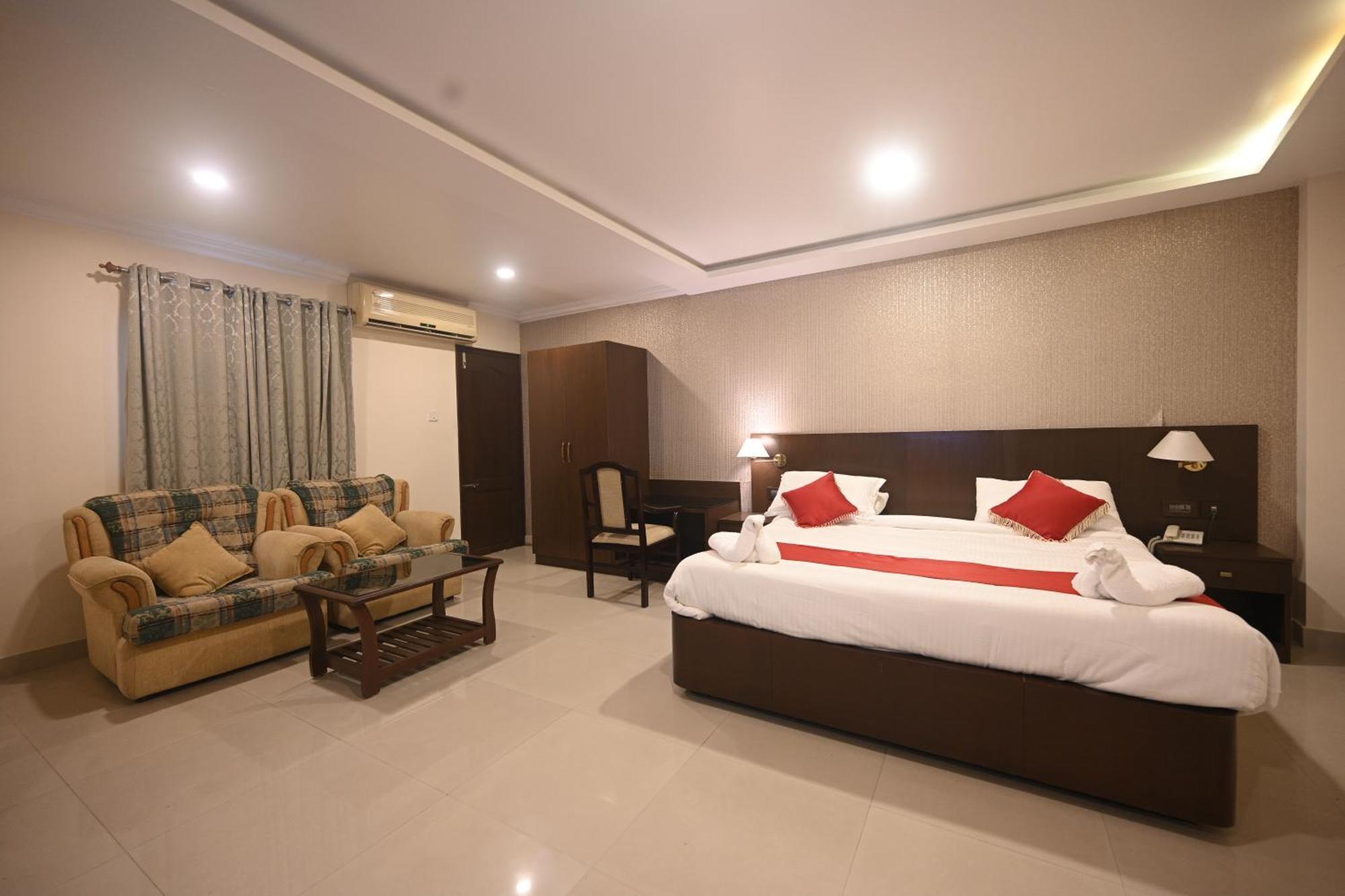 Hotel Bhagavath Gardens Chengannur Extérieur photo